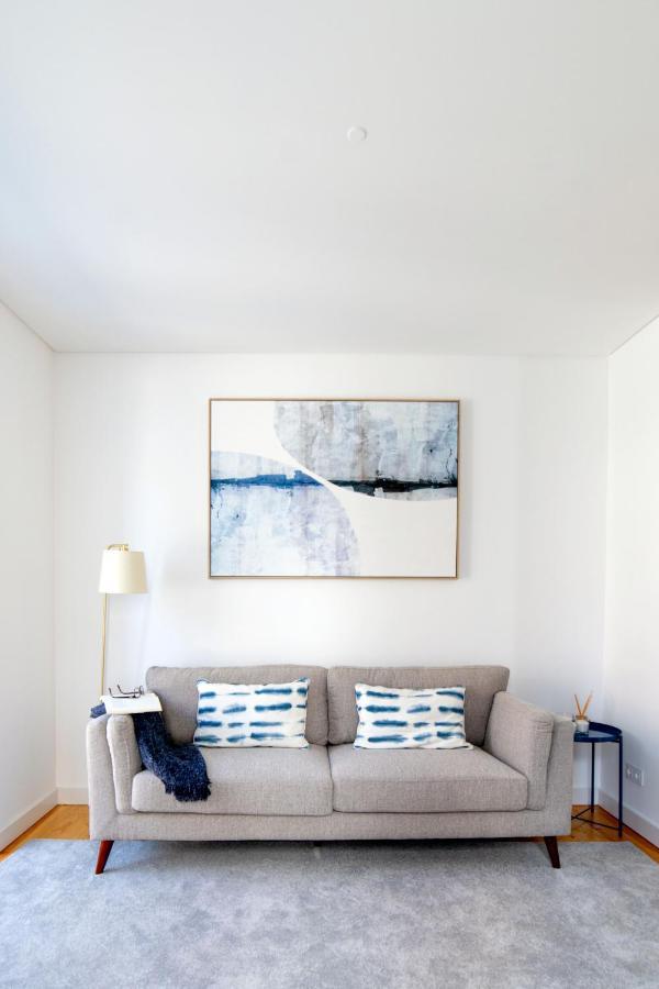 Blue By The River 1 - Elegant Two-bedroom In Santos Lisbon
