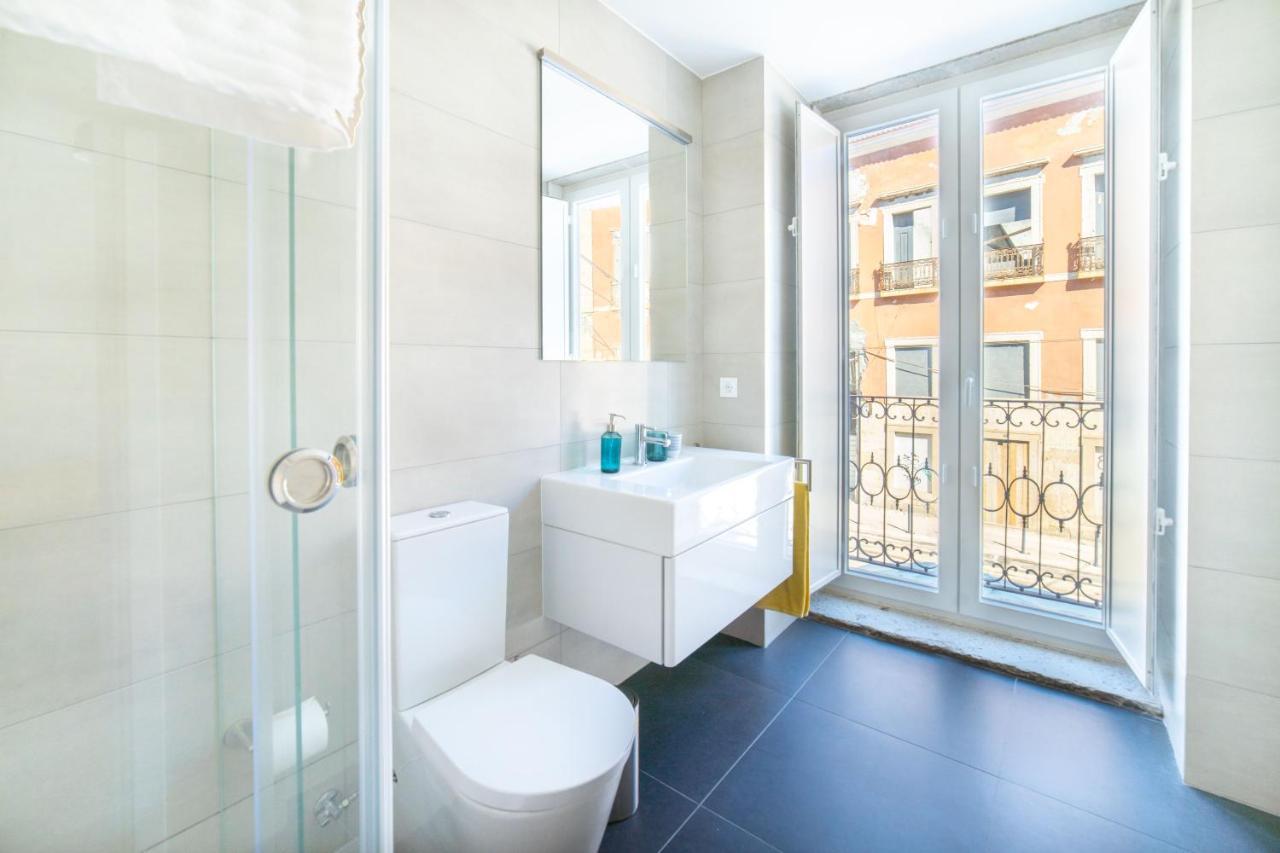 Apartment Blue By The River 1 - Elegant Two-bedroom In Santos Lisbon