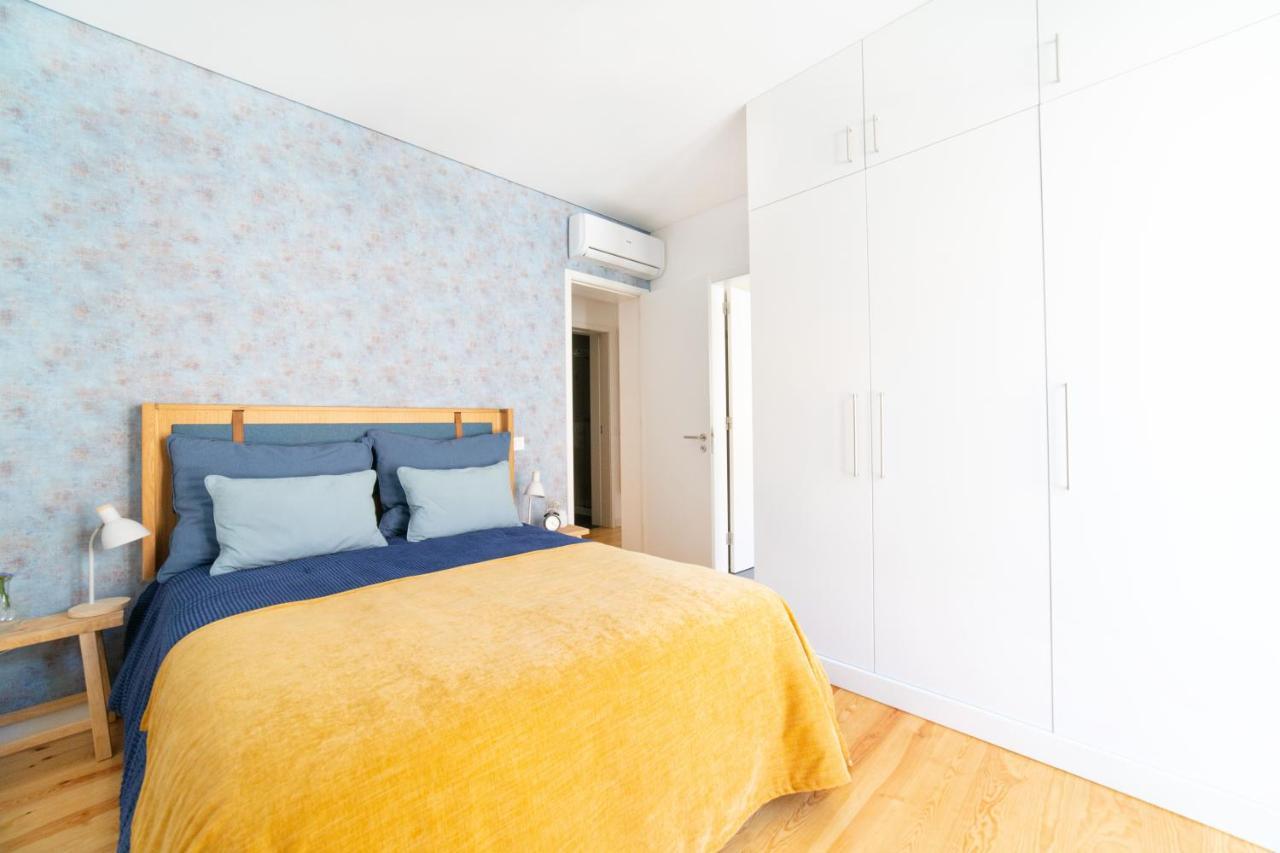Blue By The River 1 - Elegant Two-bedroom In Santos Apartment Lisbon