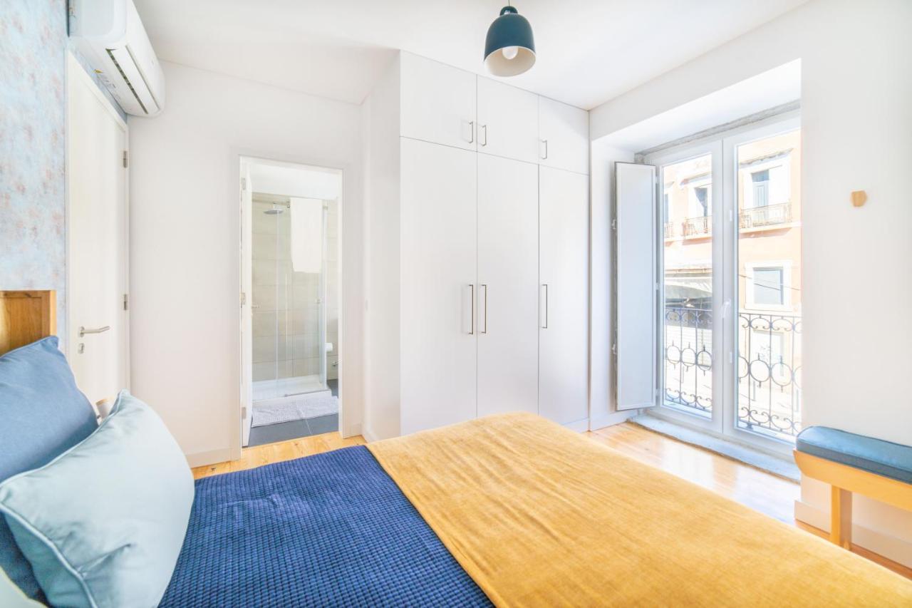 Blue By The River 1 - Elegant Two-bedroom In Santos Apartment Lisbon